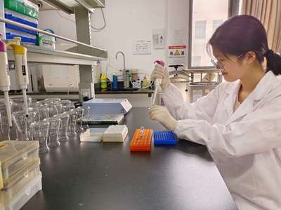 湖北工業大學 將“生態包袱”變為“綠色財富”的生物技術開發之路